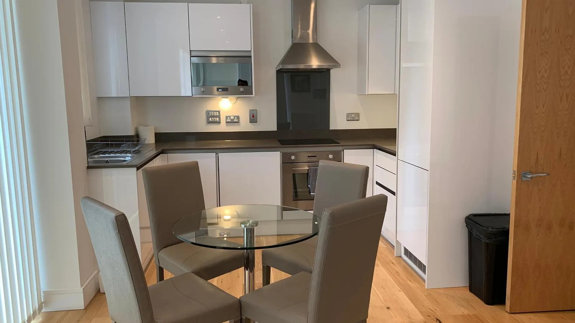 Modern London Excel 2 Bedrooms 2 Bathrooms, Parking, Kitchen, Lounge, Balcony Apartment 0*,  Großbritannien