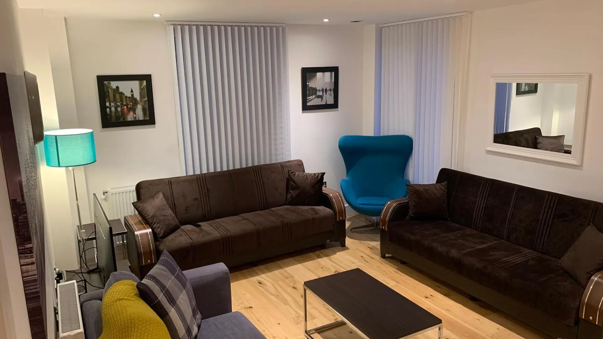 Modern London Excel 2 Bedrooms 2 Bathrooms, Parking, Kitchen, Lounge, Balcony Apartment