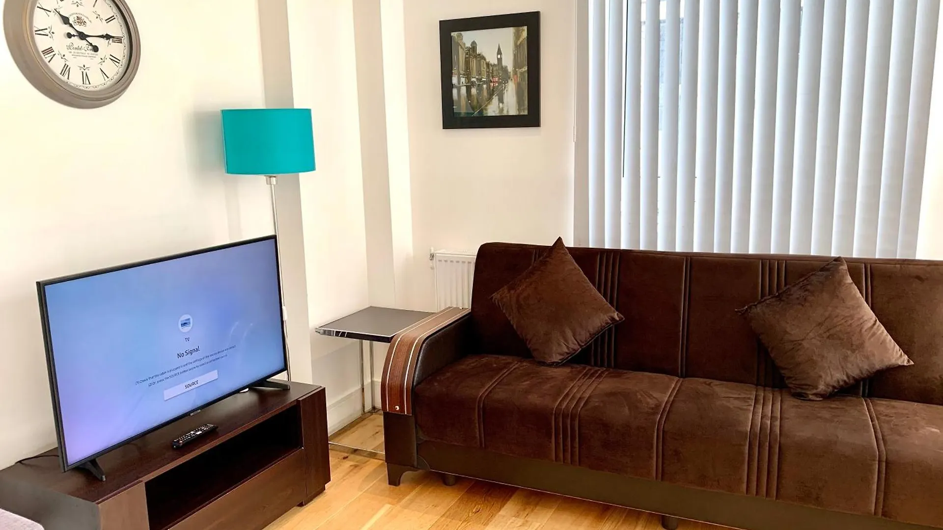 Modern London Excel 2 Bedrooms 2 Bathrooms, Parking, Kitchen, Lounge, Balcony Apartment